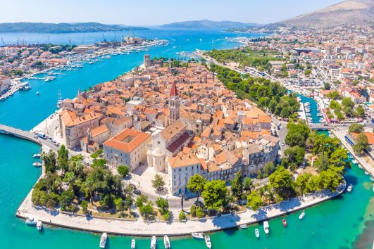 TROGIR - PRIMOŠTEN